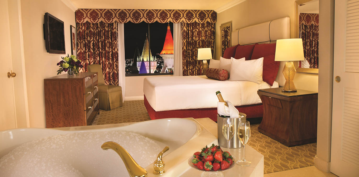 Excalibur_Hotel_Royal_Luxury_Suite